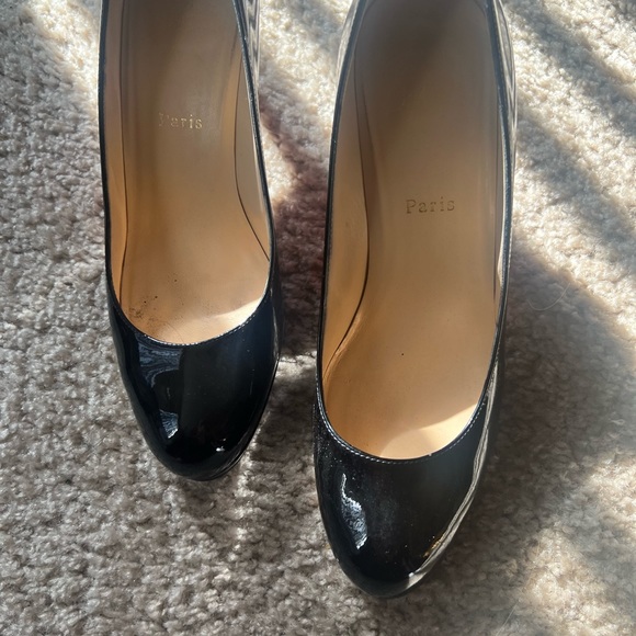 Christian Louboutin - Picture 10 of 10